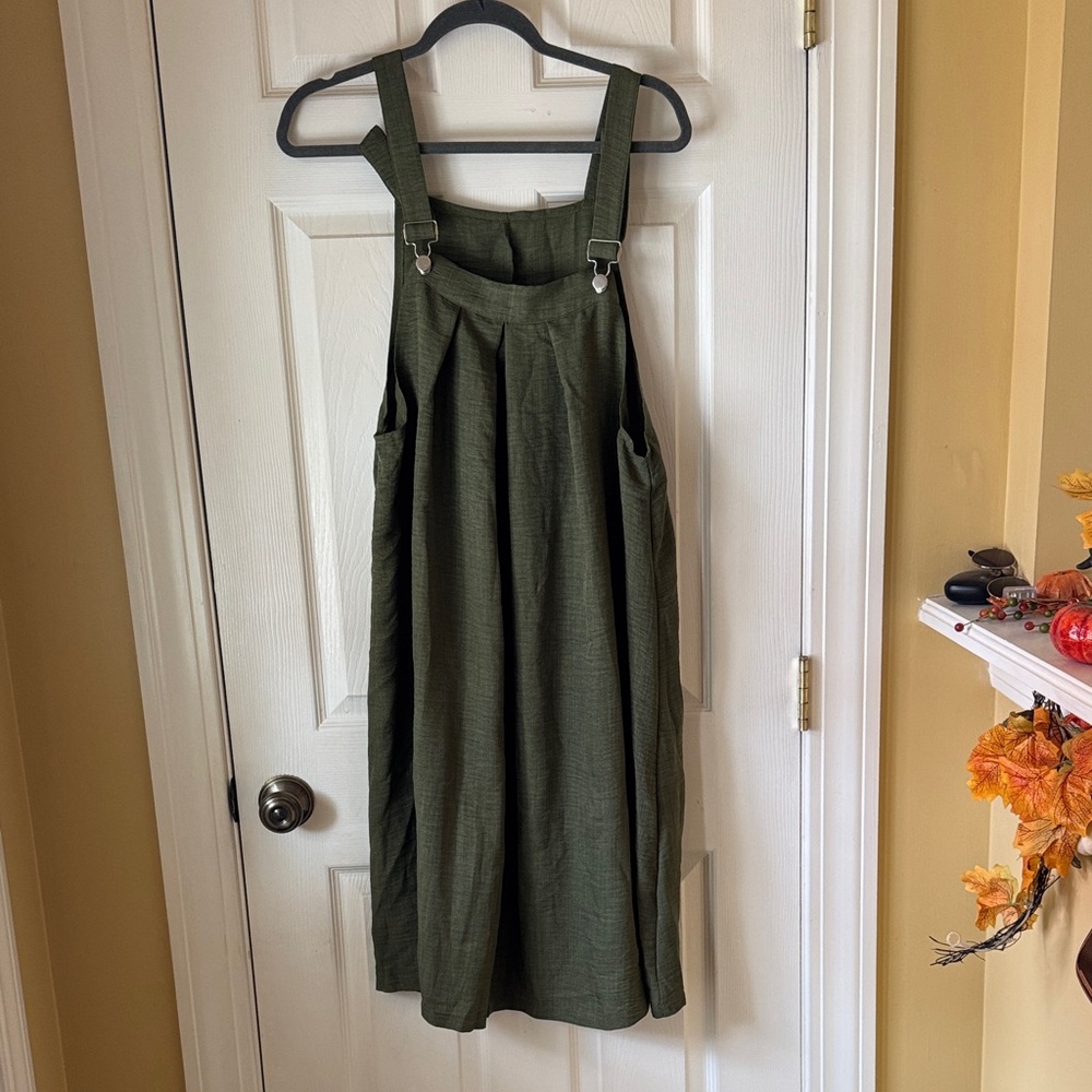 SHEIN Curve Forest Green Garment